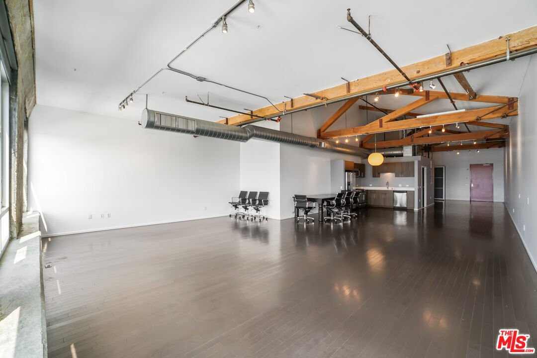 530 S HEWITT ST Unit: 535