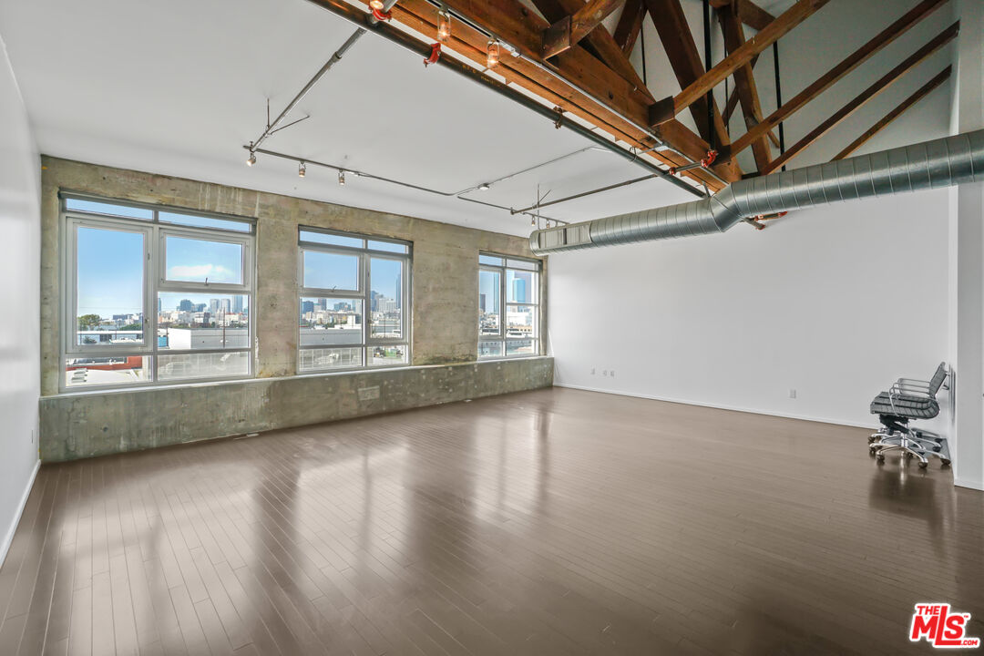 530 S HEWITT ST Unit: 535