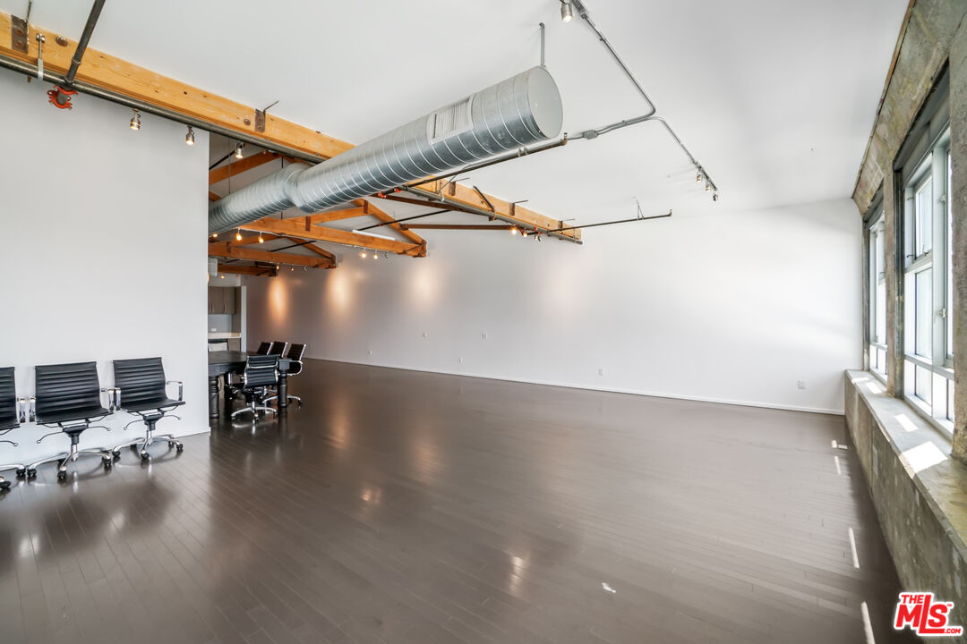 530 S HEWITT ST Unit: 535
