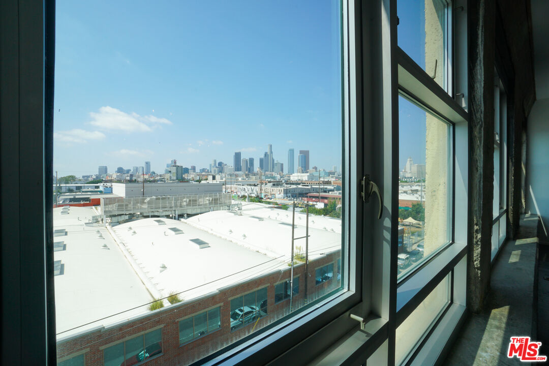 530 S HEWITT ST Unit: 535