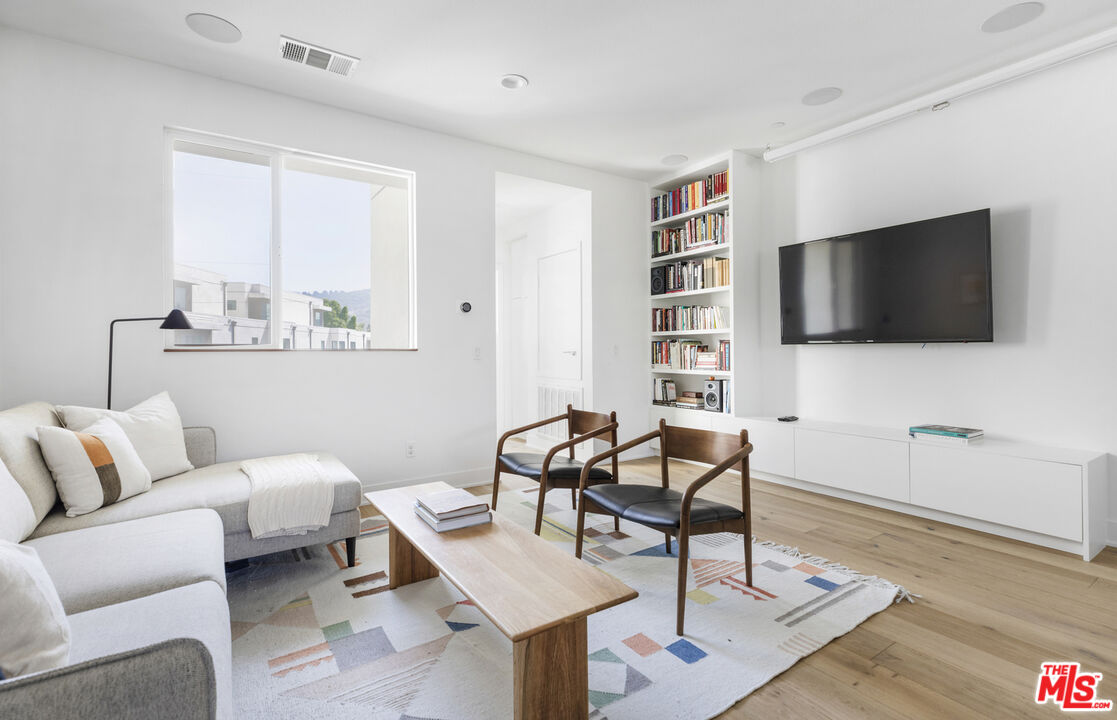 118 S Avenue 50 Unit: 502