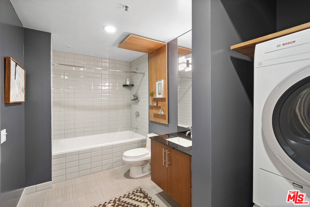 530 S Hewitt St Unit: 441