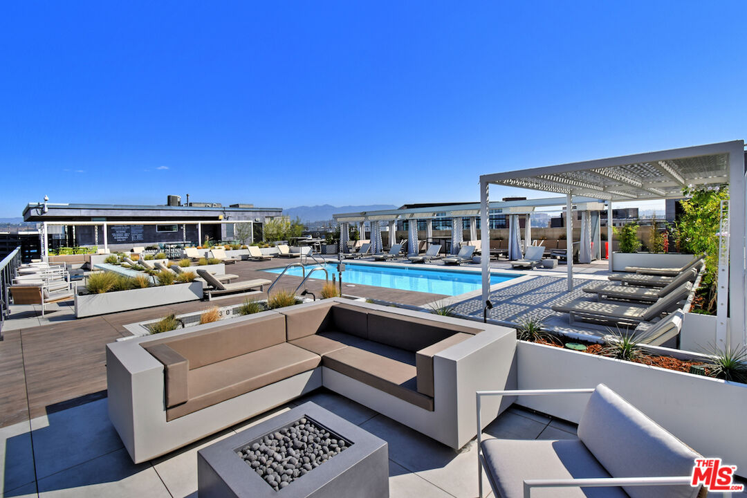 530 S Hewitt St Unit: 441