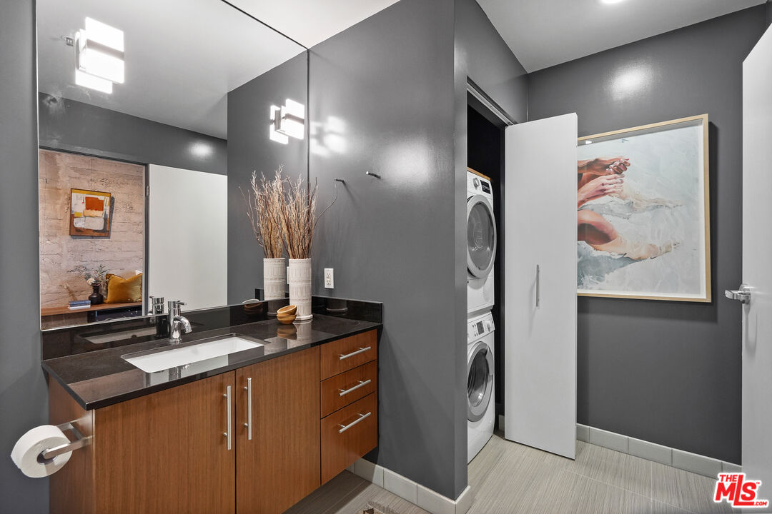 530 S Hewitt St Unit: 441