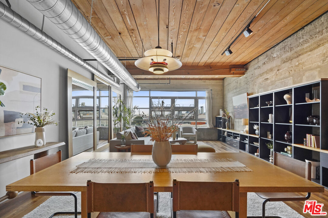 530 S Hewitt St Unit: 441