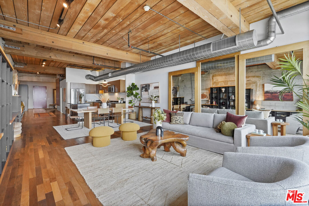 530 S Hewitt St Unit: 441