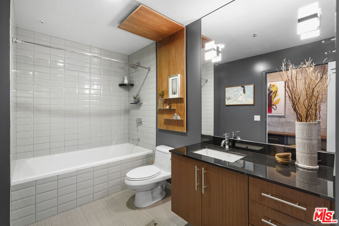 530 S Hewitt St Unit: 441