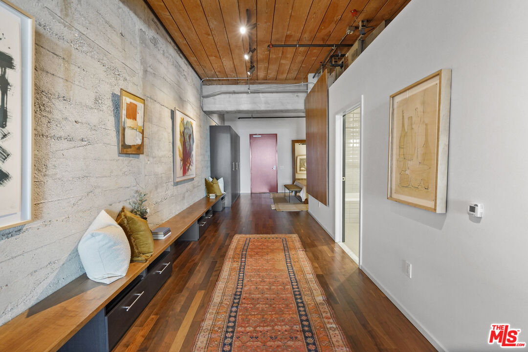 530 S Hewitt St Unit: 441