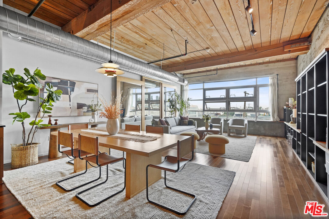 530 S Hewitt St Unit: 441