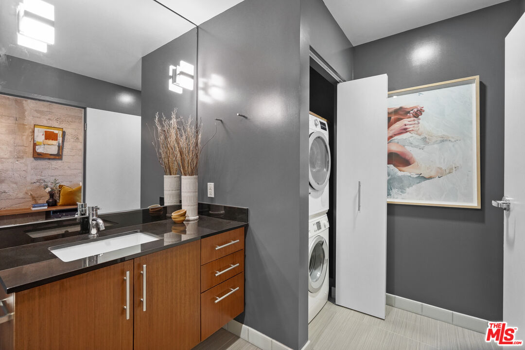 530 S Hewitt St Unit: 441