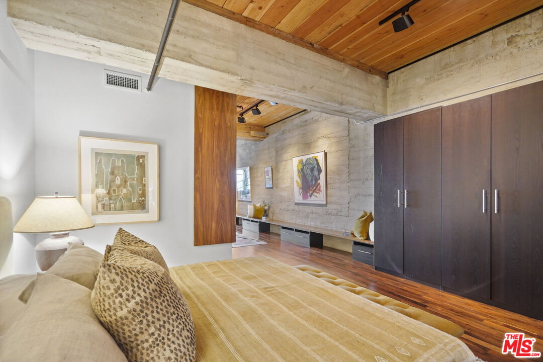 530 S Hewitt St Unit: 441