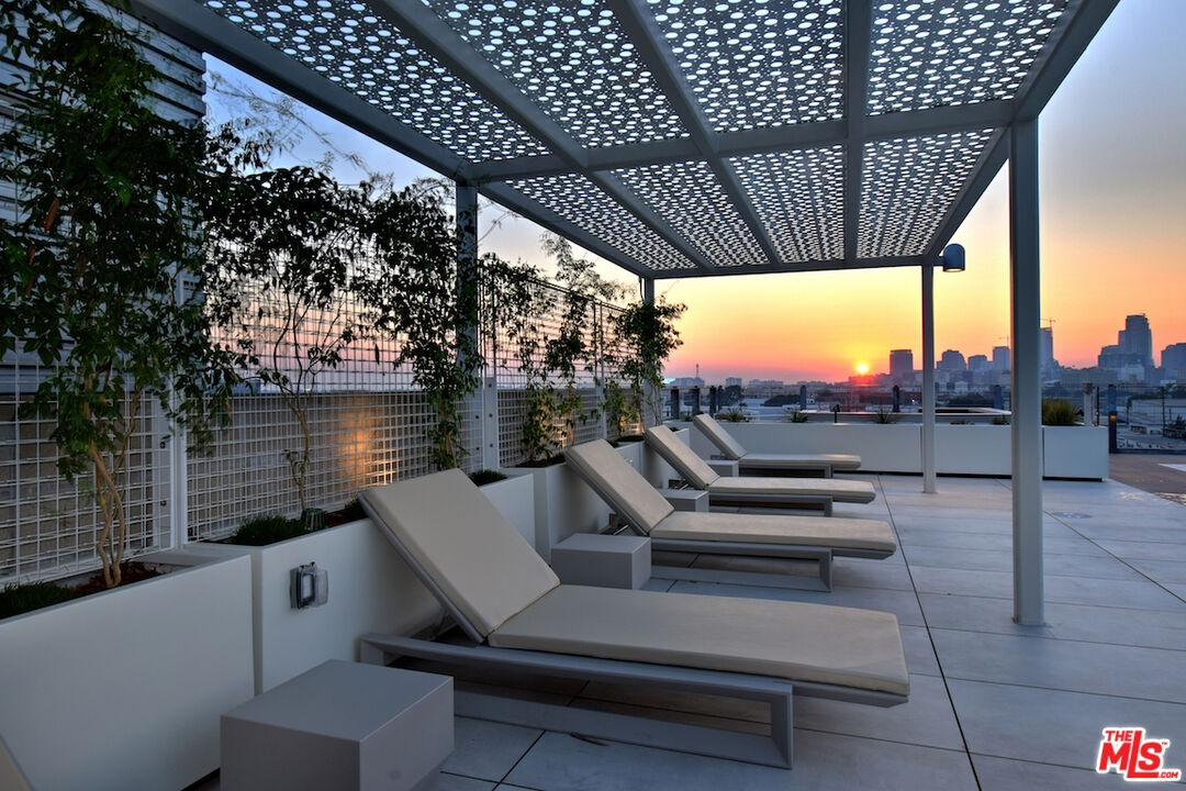 530 S Hewitt St Unit: 441