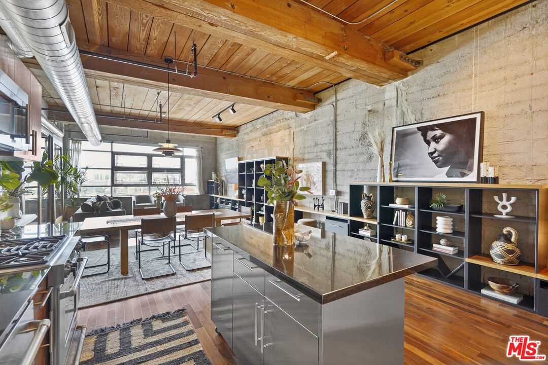 530 S Hewitt St Unit: 441