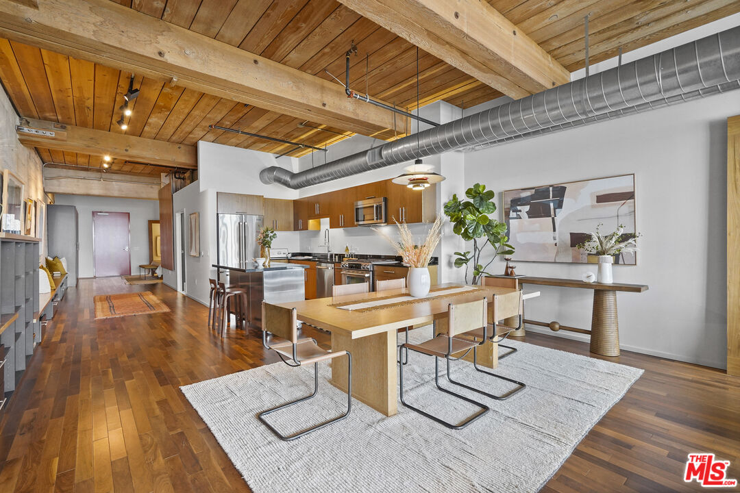 530 S Hewitt St Unit: 441