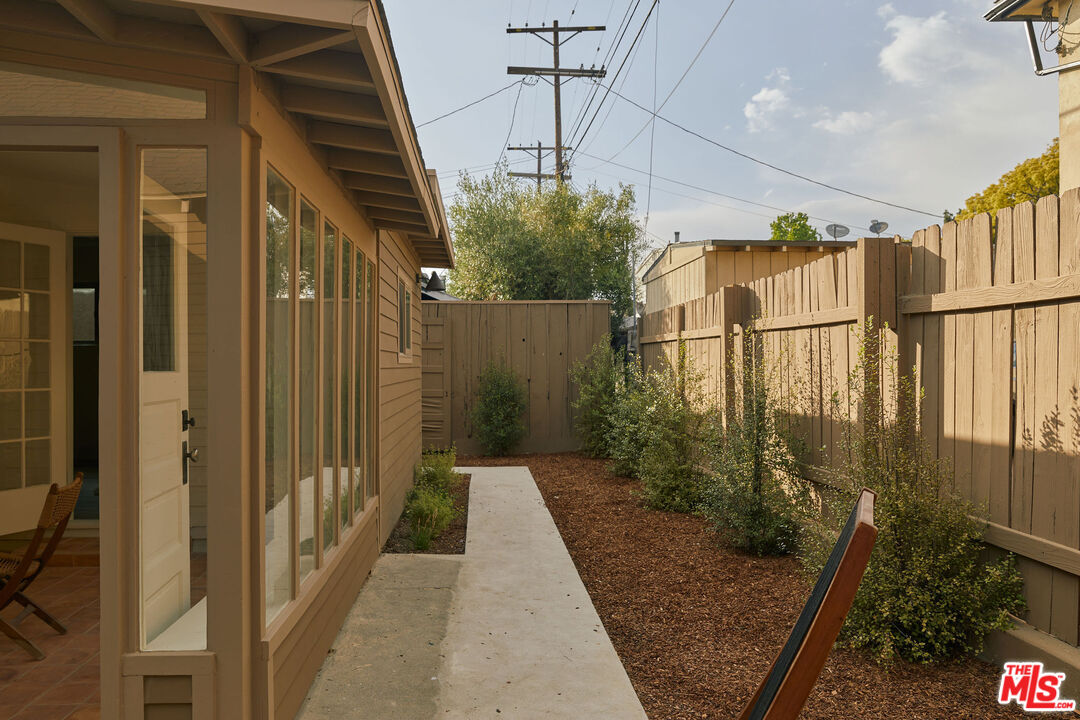 3137 Atwater Ave