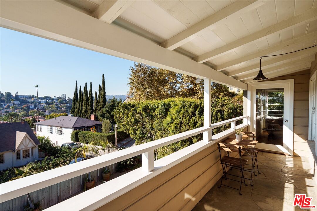 2661 Lake View Ter