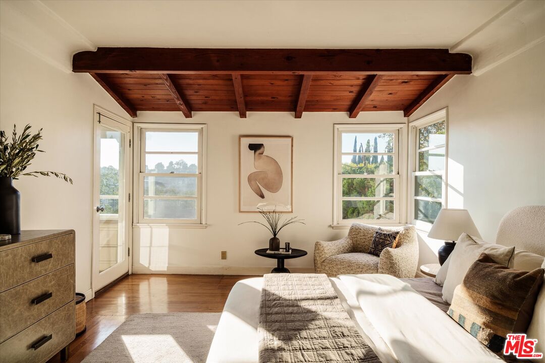 2661 Lake View Ter