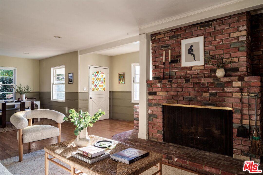 2661 Lake View Ter