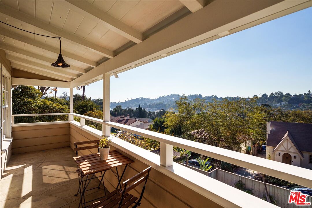 2661 Lake View Ter