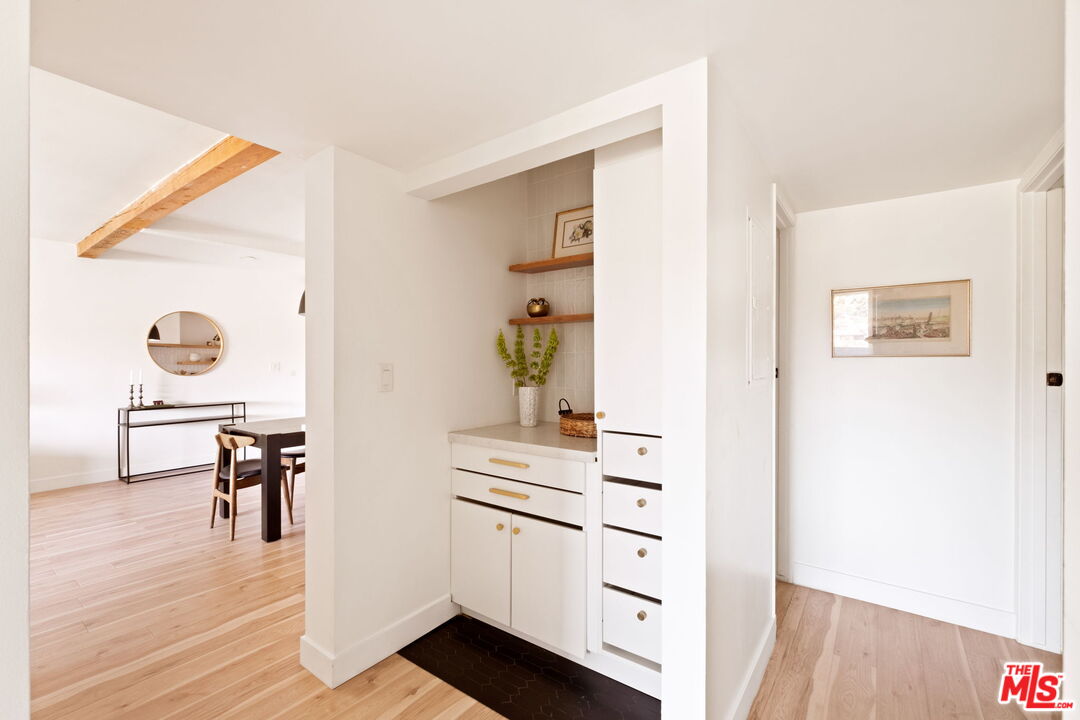 1701 Clinton St Unit: 205
