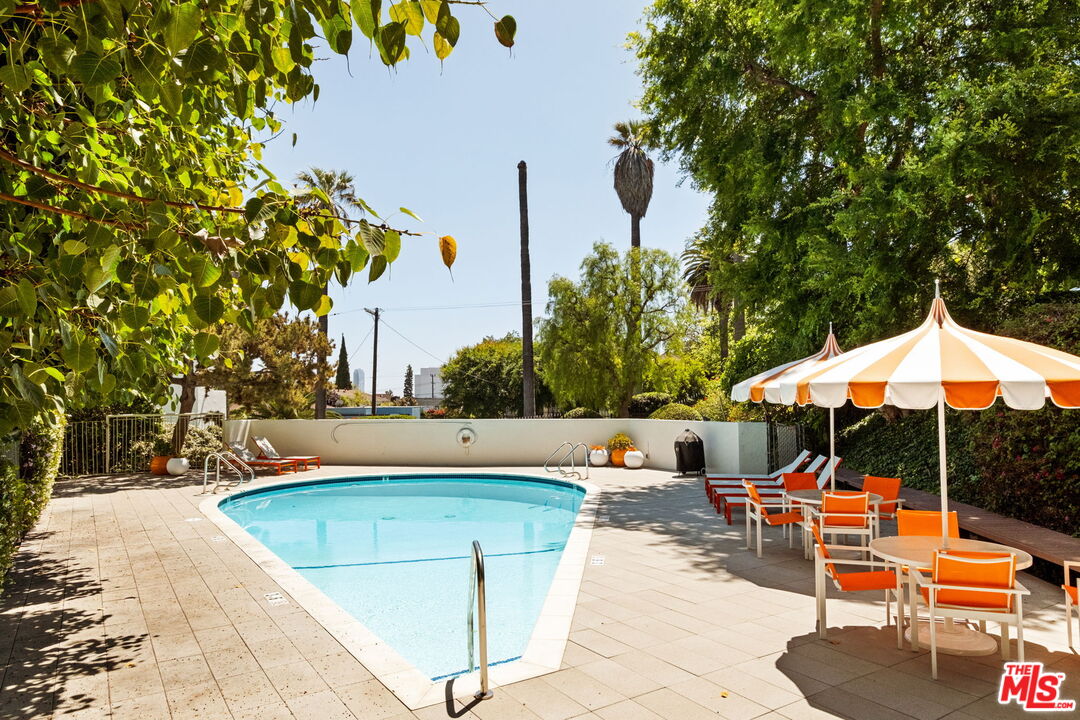 1701 Clinton St Unit: 205