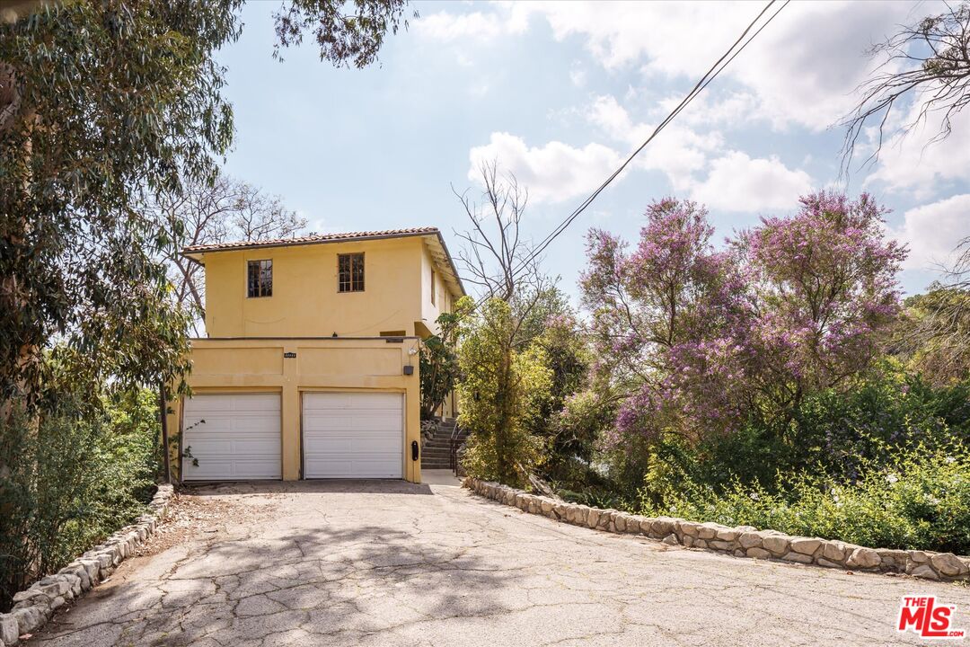 11111 Tujunga Canyon Blvd