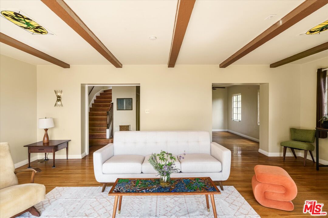 11111 Tujunga Canyon Blvd