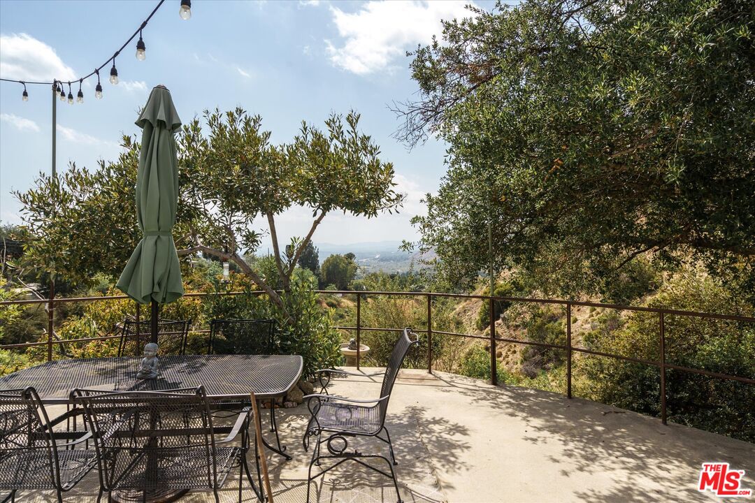 11111 Tujunga Canyon Blvd