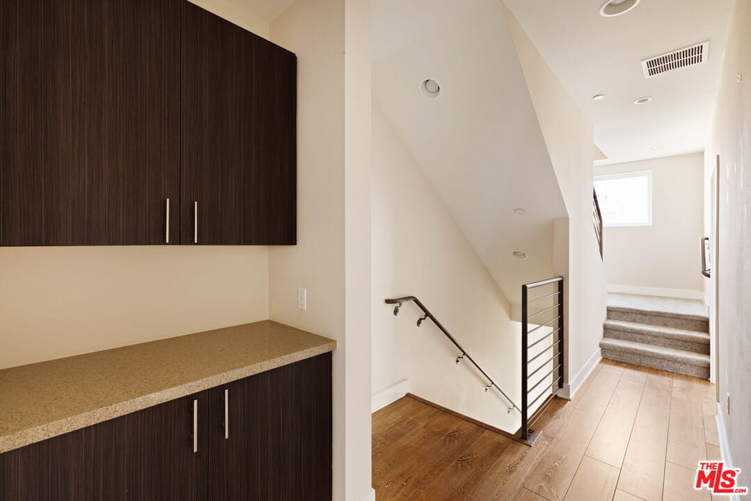 2753 Waverly Dr Unit: 1003