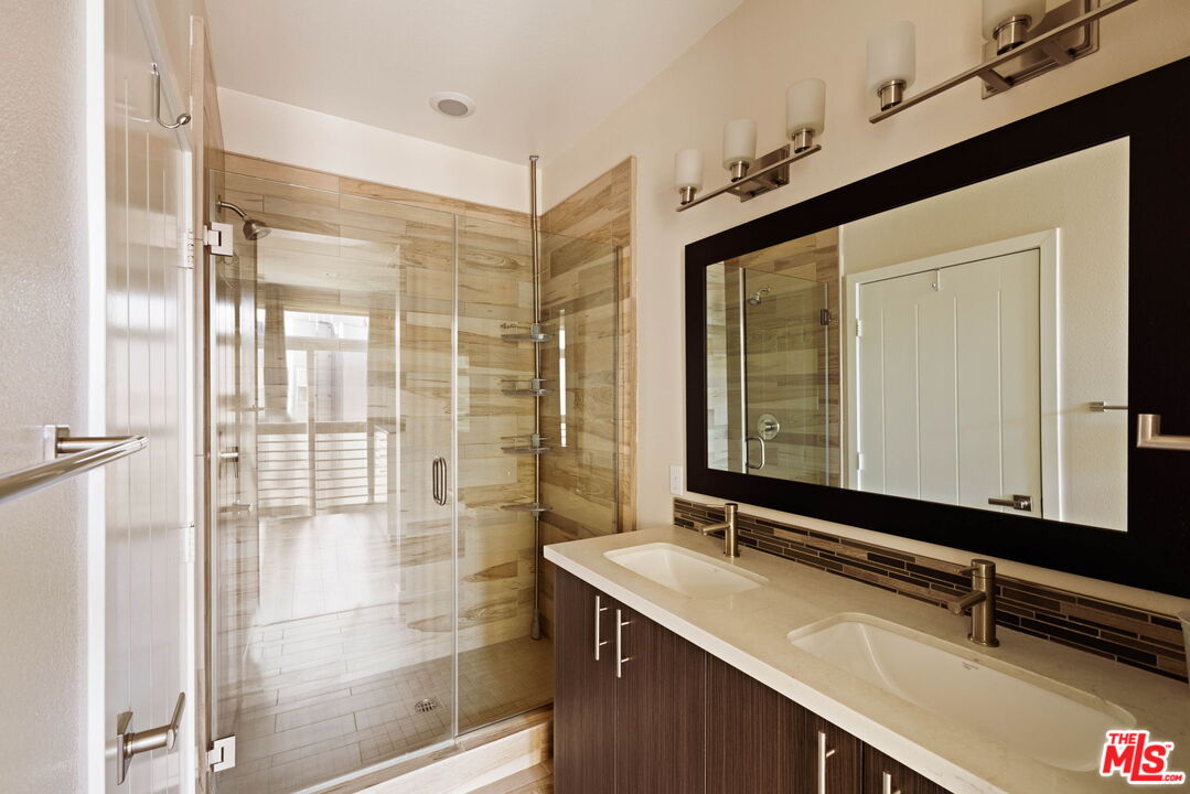2753 Waverly Dr Unit: 1003