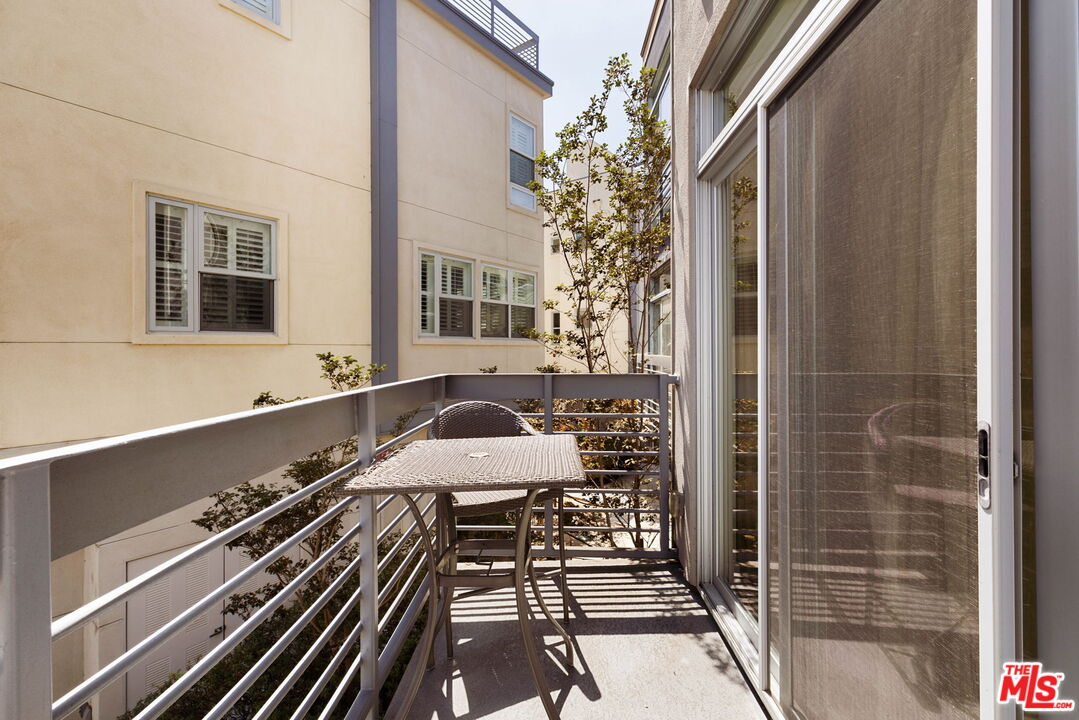 2753 Waverly Dr Unit: 1003