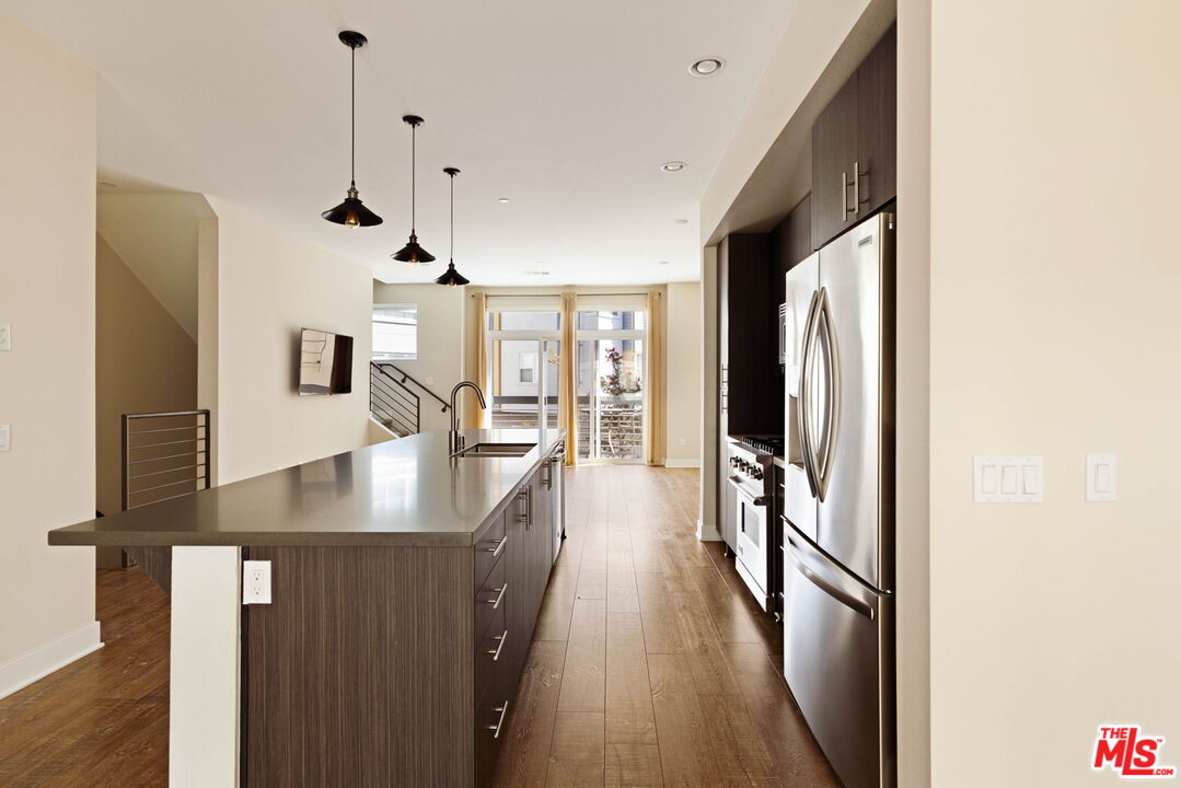 2753 Waverly Dr Unit: 1003