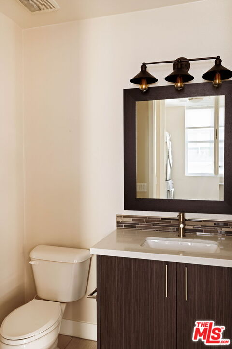 2753 Waverly Dr Unit: 1003