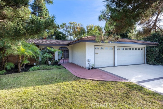 1670 Avenida Verde