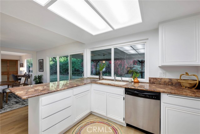 1670 Avenida Verde