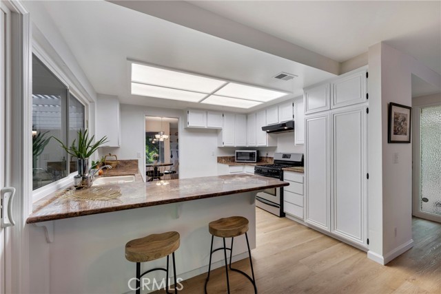 1670 Avenida Verde