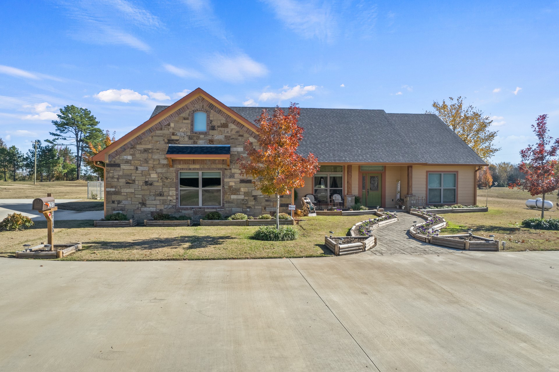 1283 County Road 2400