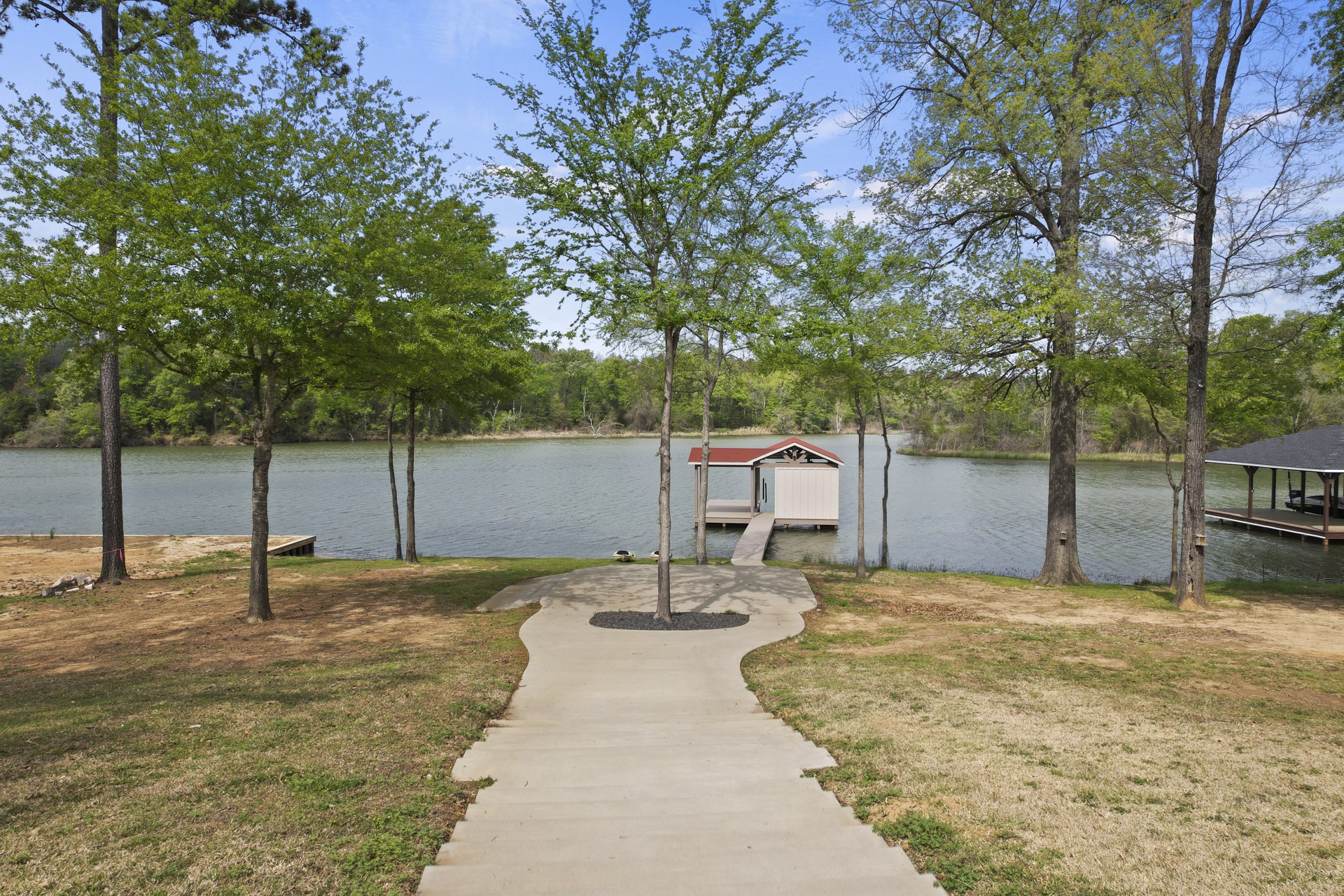 395 Pvt Rd 2367