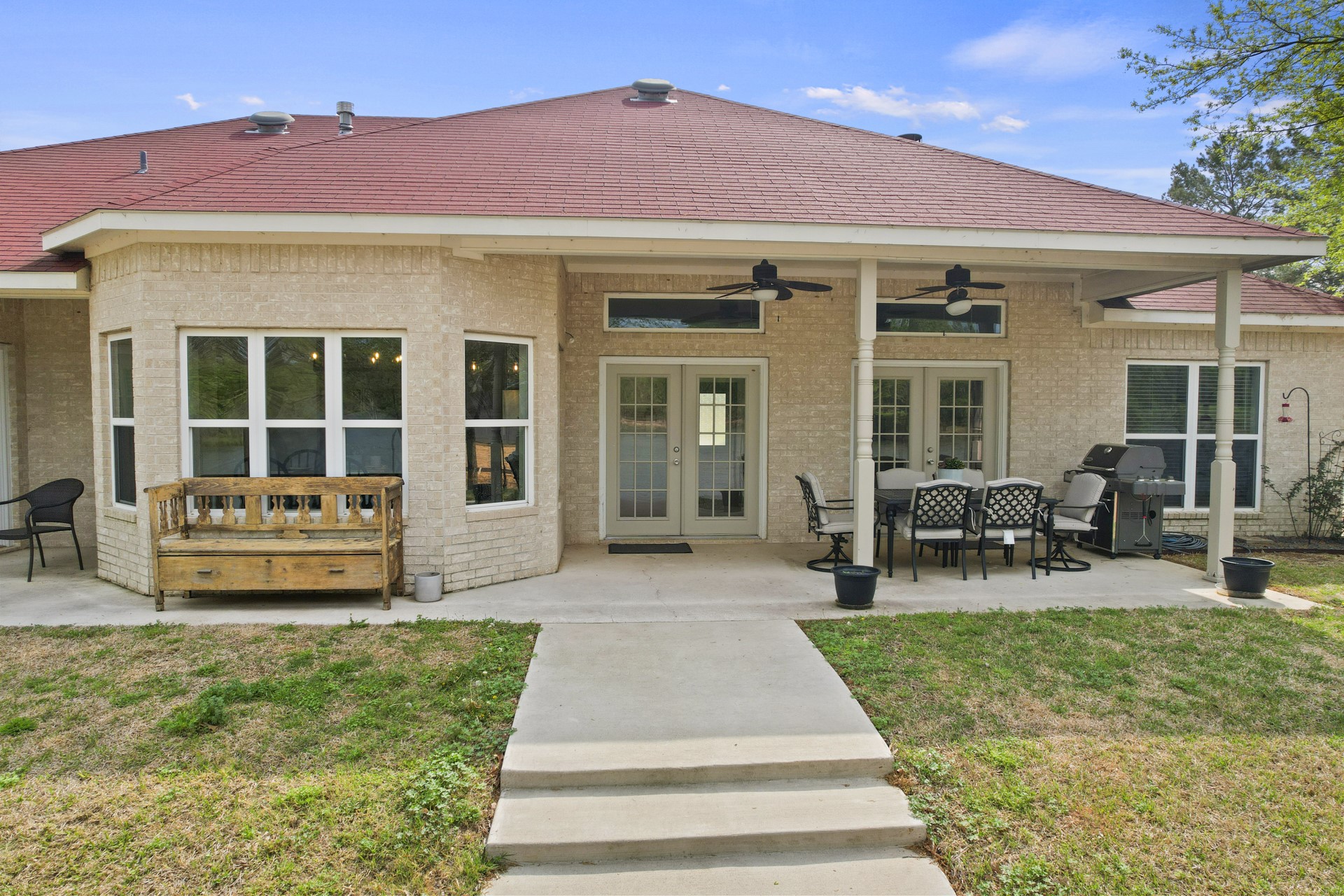 395 Pvt Rd 2367