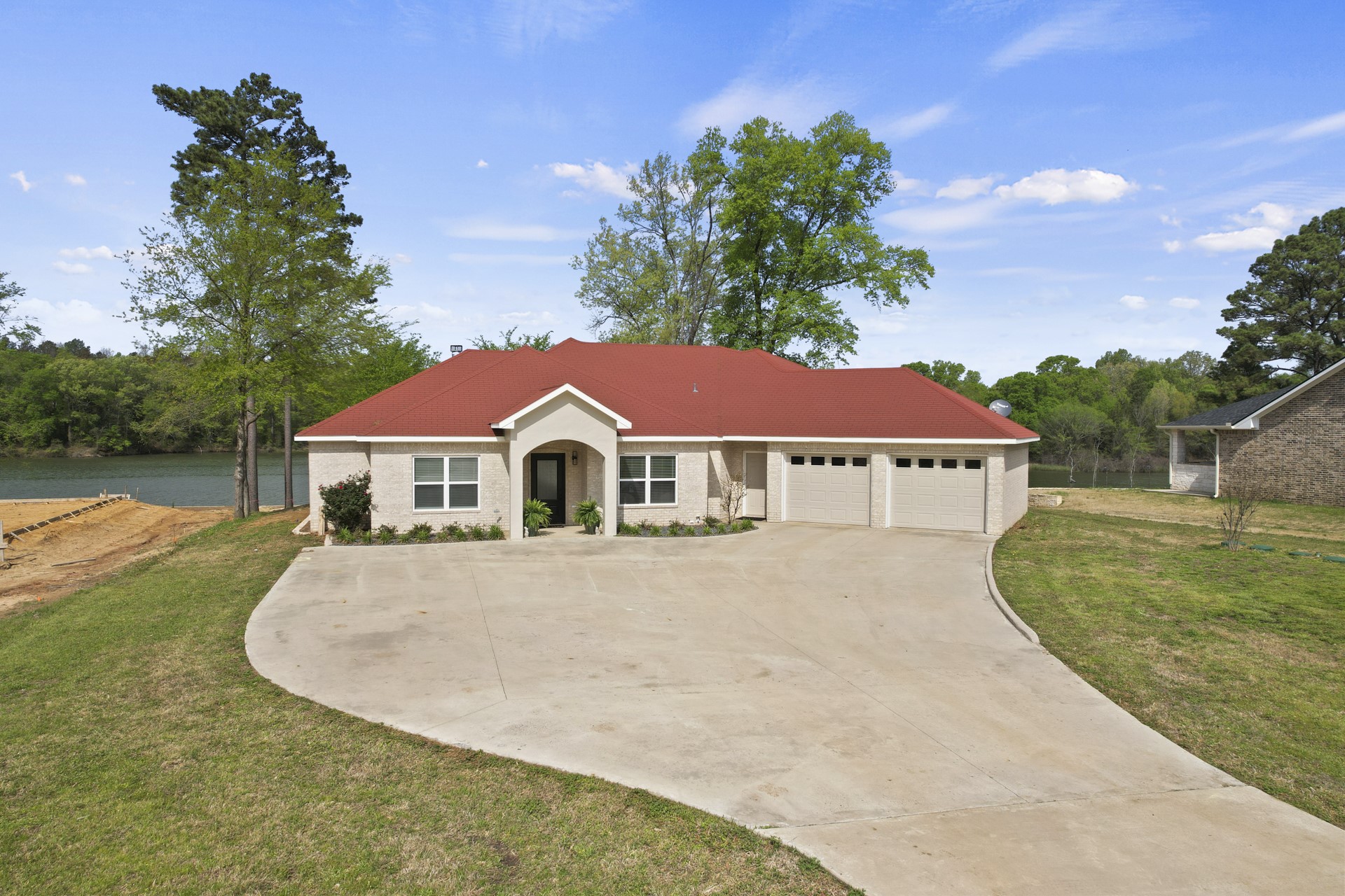 395 Pvt Rd 2367
