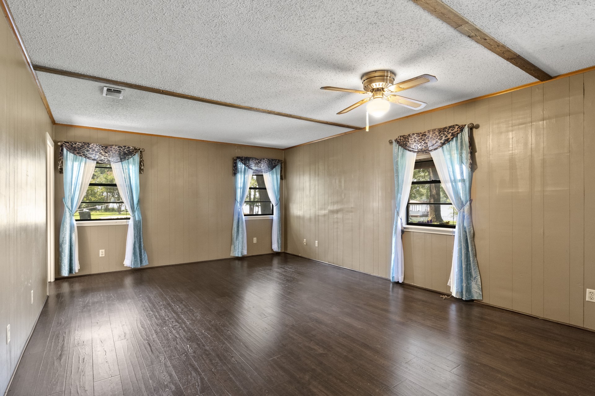 25 Private Road 2362