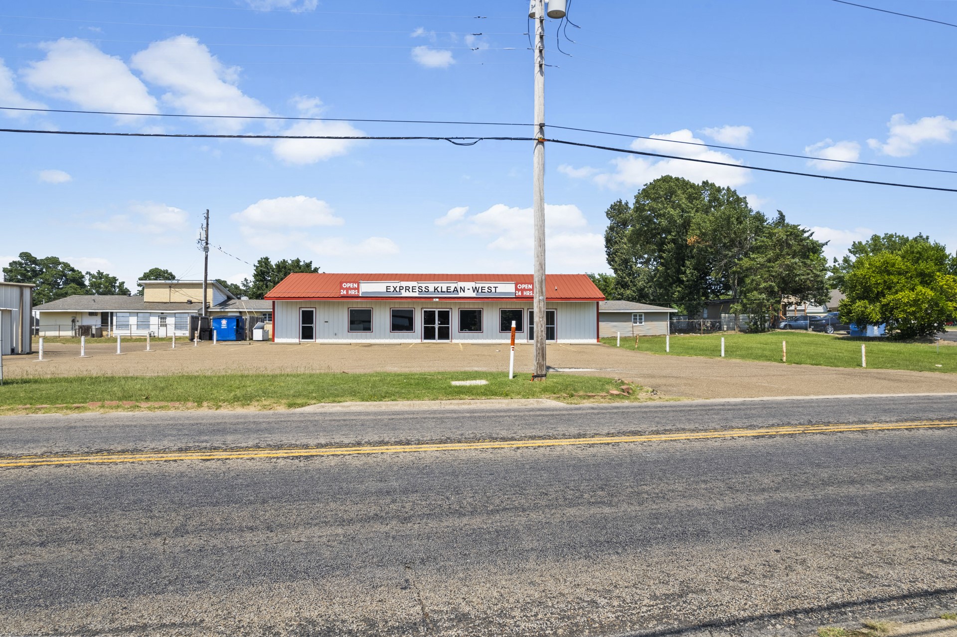 1416 N Edwards