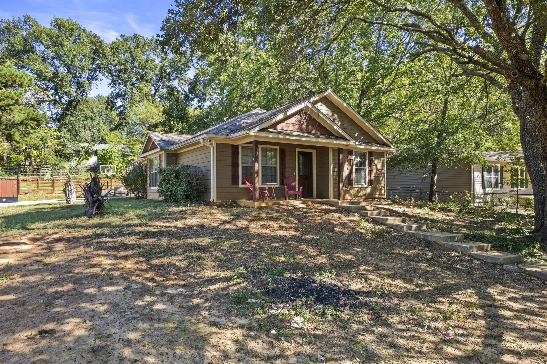 705 Viewcrest