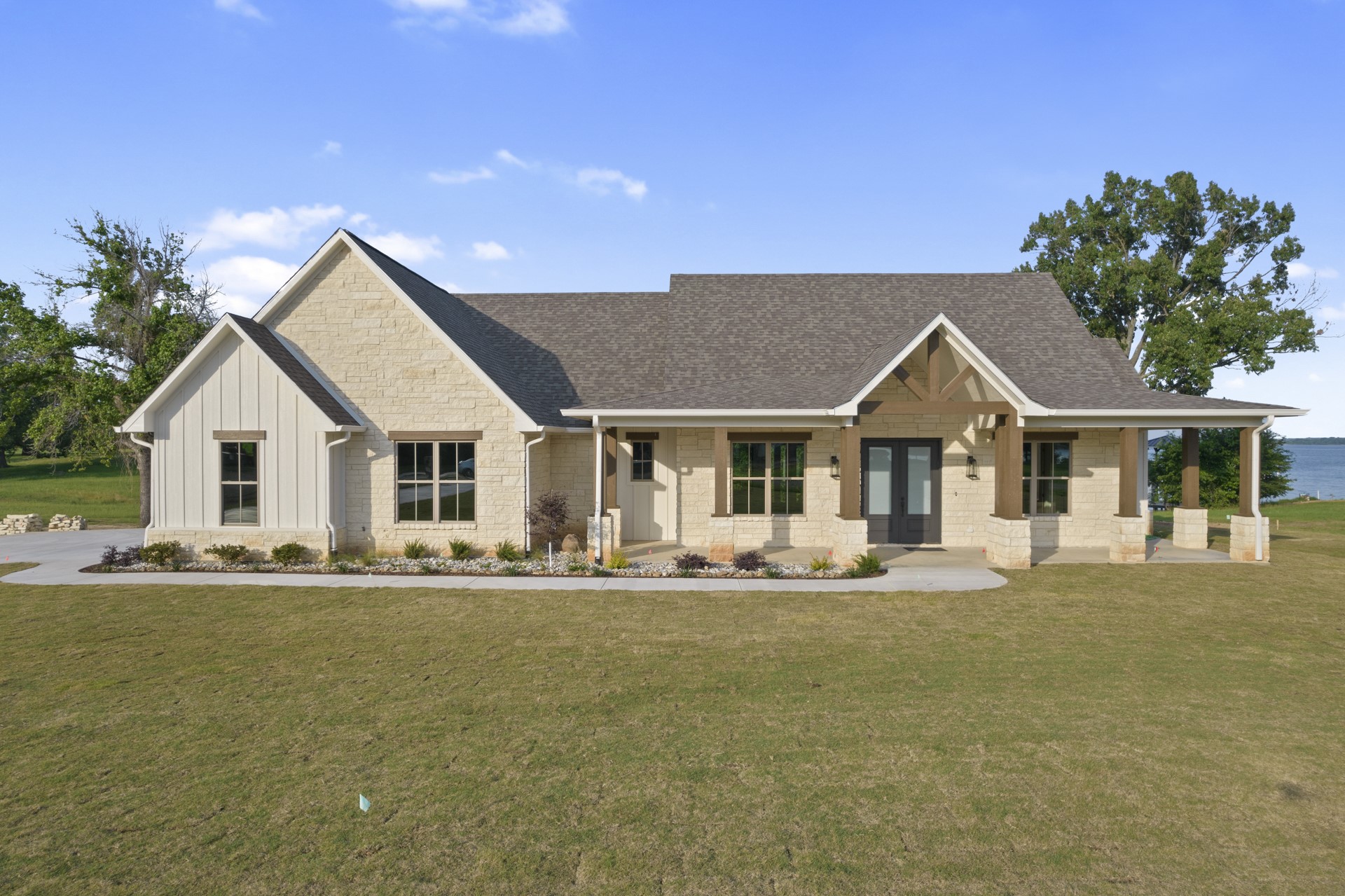 455 Private Road 2711