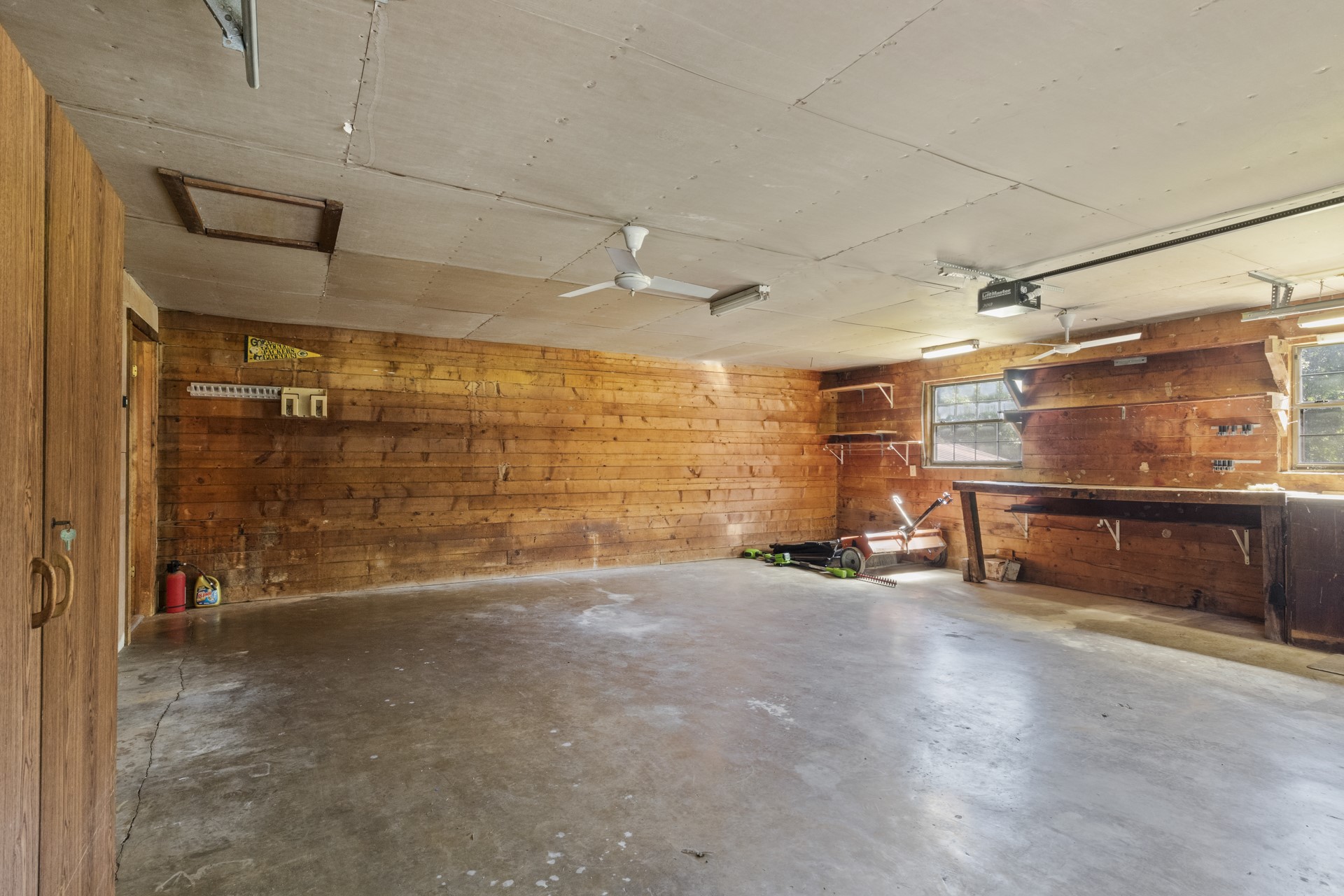 33 County Road 2612
