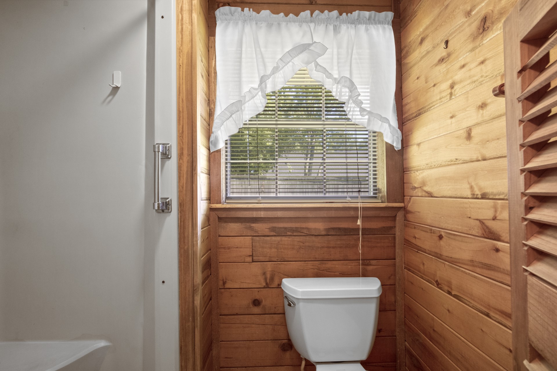 33 County Road 2612