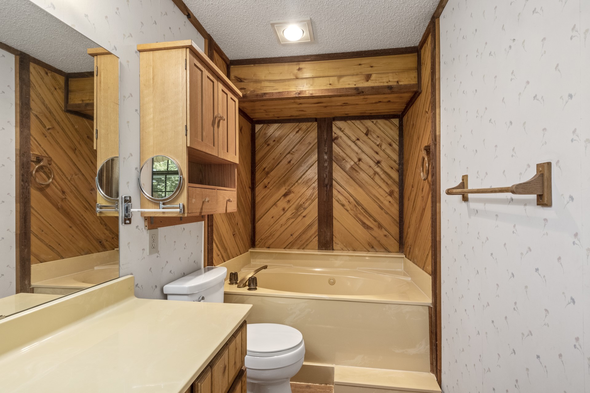 33 County Road 2612