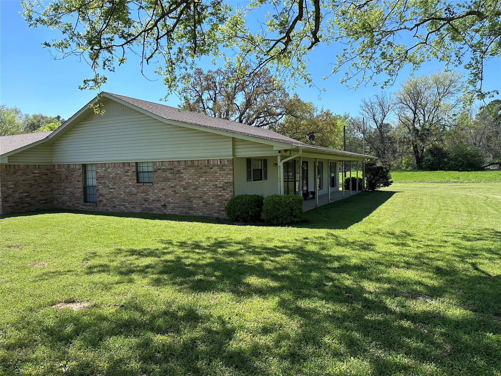 2279 W Hwy 11
