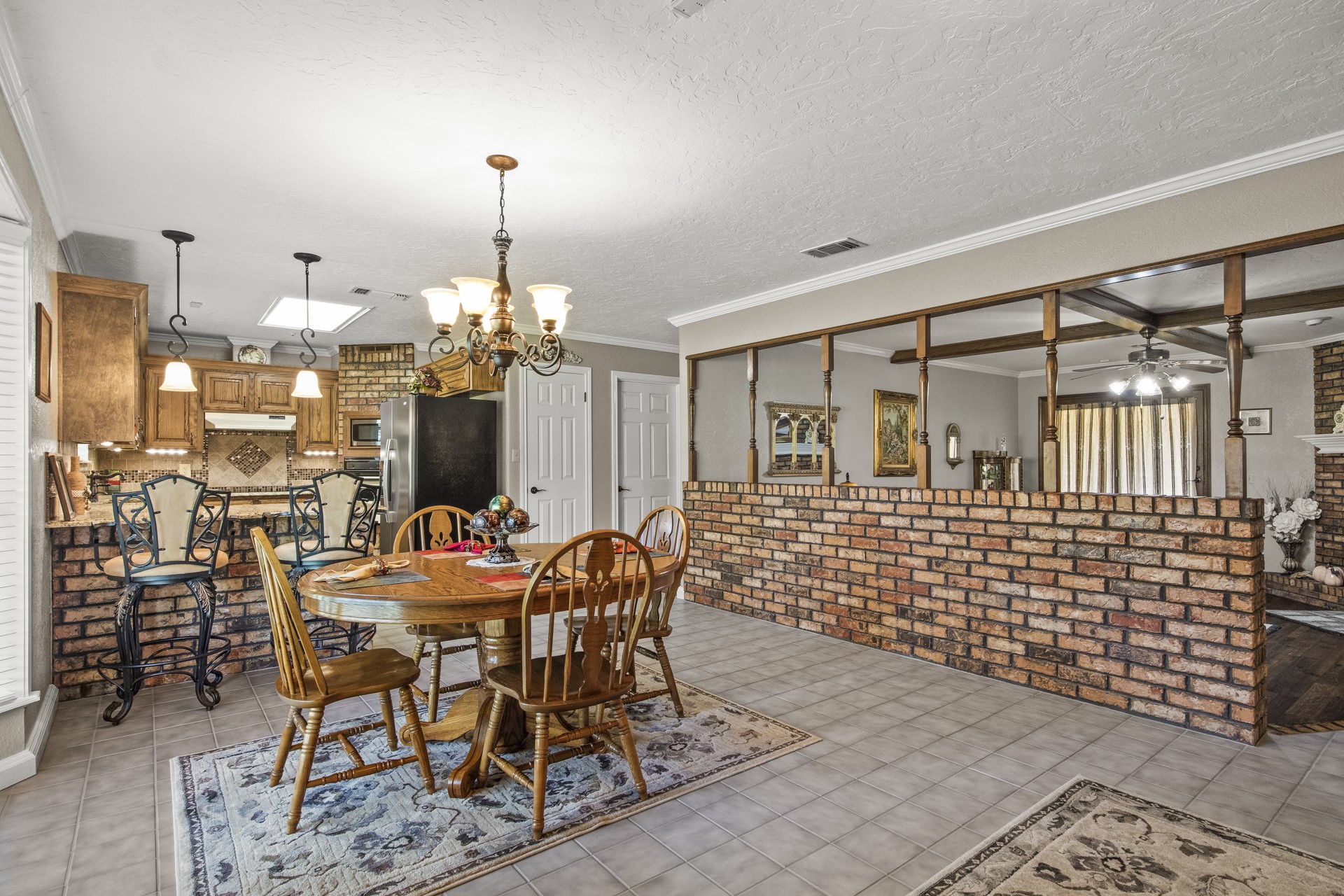 2279 W Hwy 11