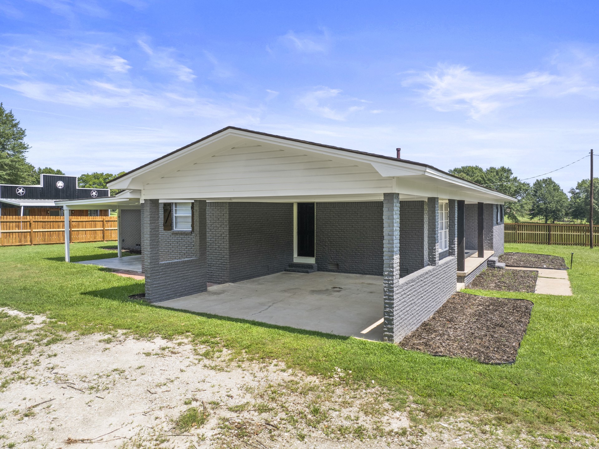 3226 HWY 259 S
